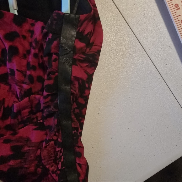 Dress Medium Wine Santiago Beautiful Sexy Whoa Ruched Sides M Fresh Raspberry - Picture 11 of 14